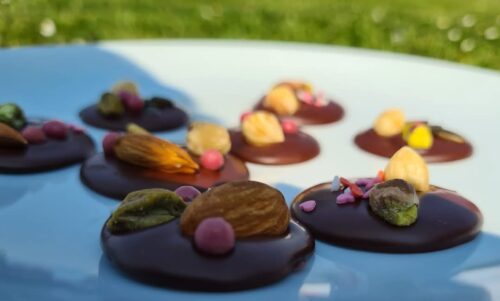 Mendiants au chocolat noir et fruits secs - Christine & Chocolat